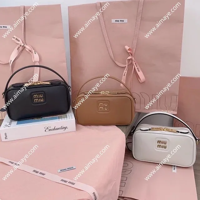 MIU MIU ミュウミュウ レザー ショルダーバッグ ブラウン（5BH229）