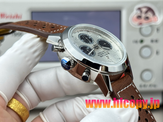 【新入荷】ブライティング ノヴィタイマー Ref. AB015212.BF26.743P.A20BA.1：ETA7750ムーブメント×ステンレスケース×シルバーダイヤル｜パイロット時計の伝統とモダンなスタイル