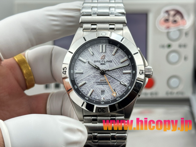 【新入荷】ブライティング クロナマット オートマチック GMT Ref. A32398101M1A1：ETA2836-2ムーブメント×ステンレスケース×スモークダイヤル｜GMT機能搭載の現代的なパイロット時計
