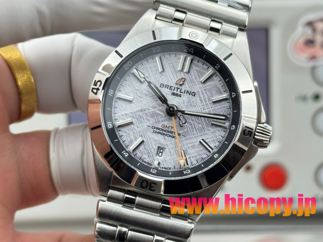 【新入荷】ブライティング クロナマット オートマチック GMT Ref. A32398101M1A1：ETA2836-2ムーブメント×ステンレスケース×スモークダイヤル｜GMT機能搭載の現代的なパイロット時計