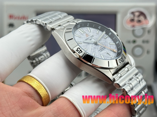 【新入荷】ブライティング クロナマット オートマチック GMT Ref. A32398101M1A1：ETA2836-2ムーブメント×ステンレスケース×スモークダイヤル｜GMT機能搭載の現代的なパイロット時計