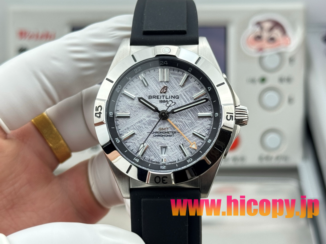 【新入荷】ブライティング クロナマット オートマチック GMT Ref. A32398101M1A1：ETA2836-2ムーブメント×ステンレスケース×スモークダイヤル｜GMT機能搭載の現代的なパイロット時計