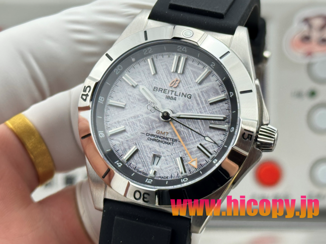 【新入荷】ブライティング クロナマット オートマチック GMT Ref. A32398101M1A1：ETA2836-2ムーブメント×ステンレスケース×スモークダイヤル｜GMT機能搭載の現代的なパイロット時計