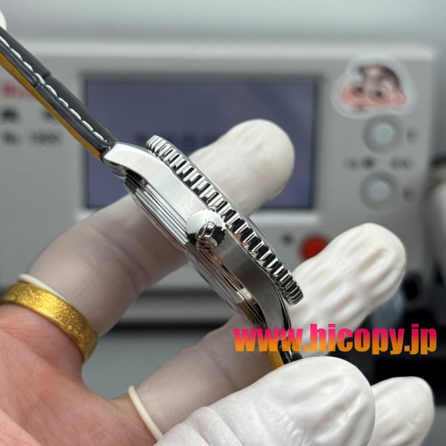【新入荷】ブライティング ノヴィタイマー GMT Ref. A23322101B1A1：ETA7753ムーブメント×ステンレスケース×ホワイトダイヤル｜GMT機能搭載のクラシックなパイロット時計