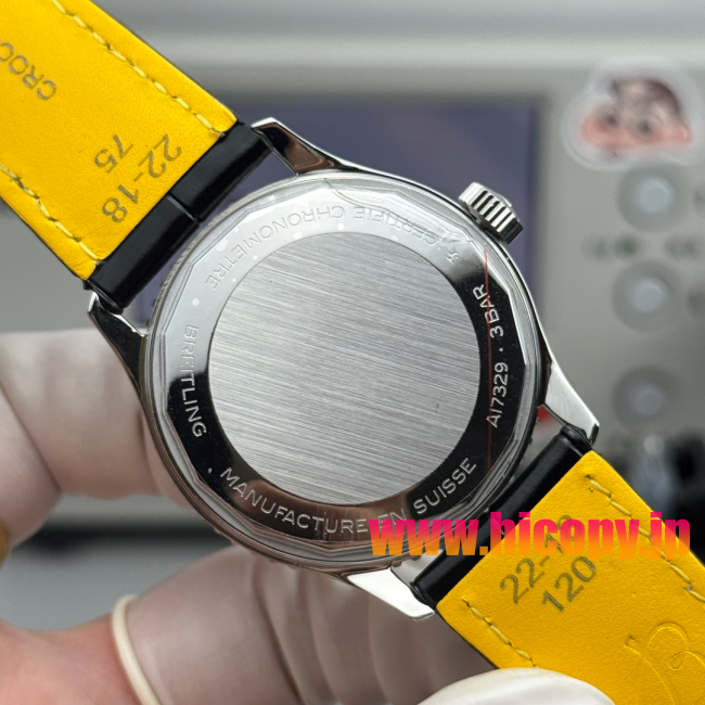 【新入荷】ブライティング ノヴィタイマー GMT Ref. A23322101B1A1：ETA7753ムーブメント×ステンレスケース×ホワイトダイヤル｜GMT機能搭載のクラシックなパイロット時計