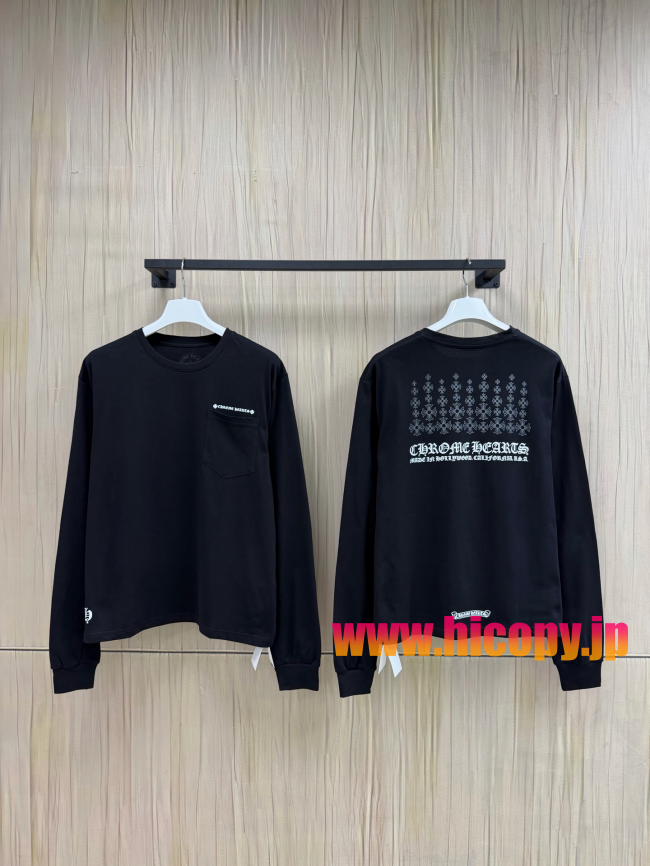 【Chrome Hearts】クロムハーツ ポケットロゴ刺繍 ロングスリーブTシャツ ブラック ゴシックフォント 袖口クロス刺繍 定番アイテム