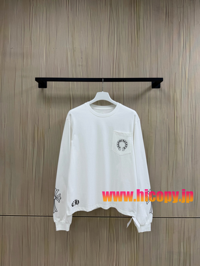 【Chrome Hearts】クロムハーツ ポケットロゴ刺繍＆フラワーモチーフ ロングスリーブTシャツ ホワイト ゴシックフォント 袖口リブ 定番アイテム
