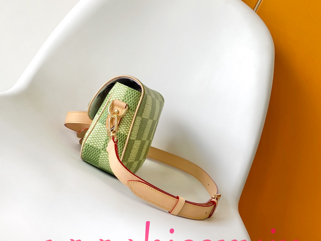 ルイ?ヴィトン Louis Vuitton Montsouris スモールサイズ メッセンジャーバッグ 品番 47060 グリーン市松模様