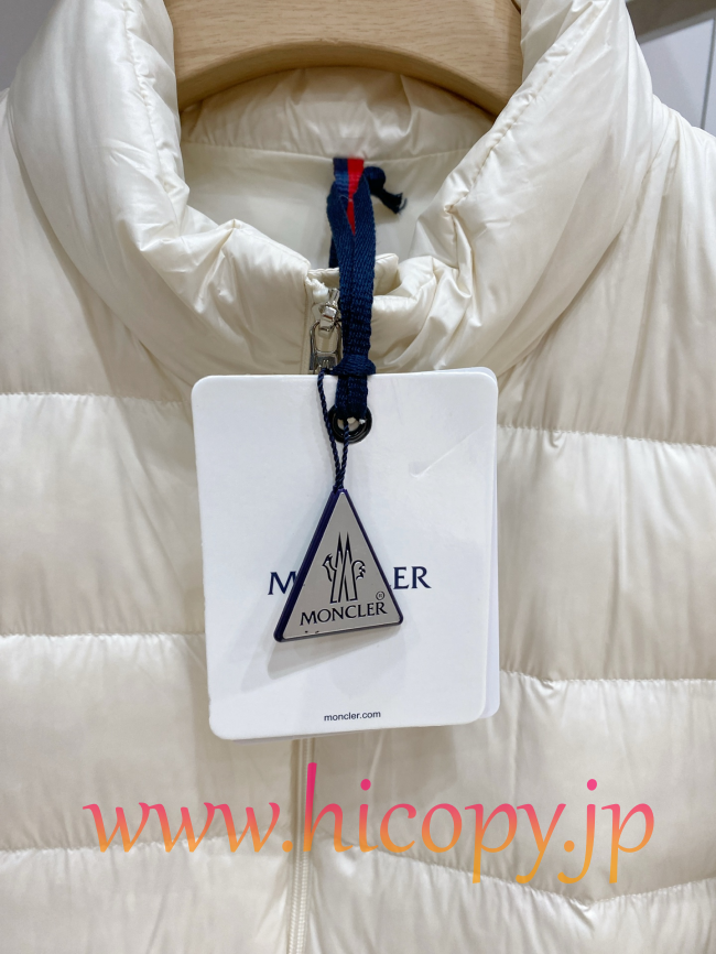 2026 新作 Moncler Rodez スタンドカラーライトダウンジャケット ホワイト hicopymn002