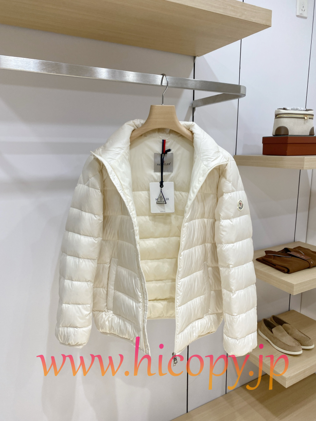 2026 新作 Moncler Rodez スタンドカラーライトダウンジャケット ホワイト hicopymn002