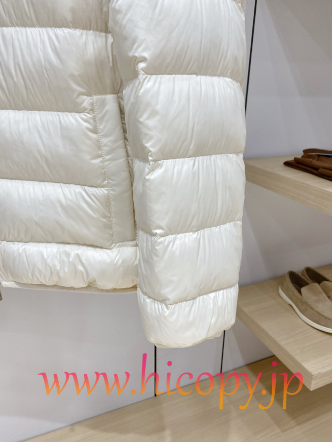 2026 新作 Moncler Rodez スタンドカラーライトダウンジャケット ホワイト hicopymn002