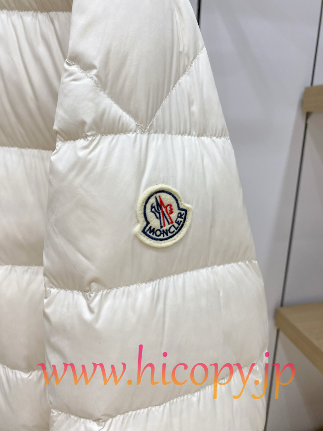 2026 新作 Moncler Rodez スタンドカラーライトダウンジャケット ホワイト hicopymn002