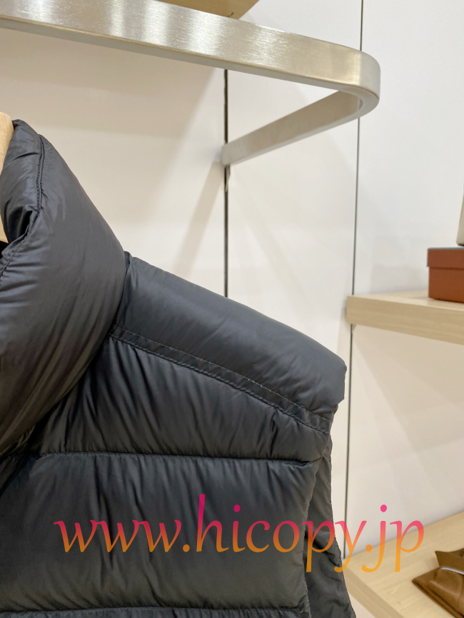2026 秋冬新作 Moncler Contrin メンズ ダウンベスト ブラック hicopymn003