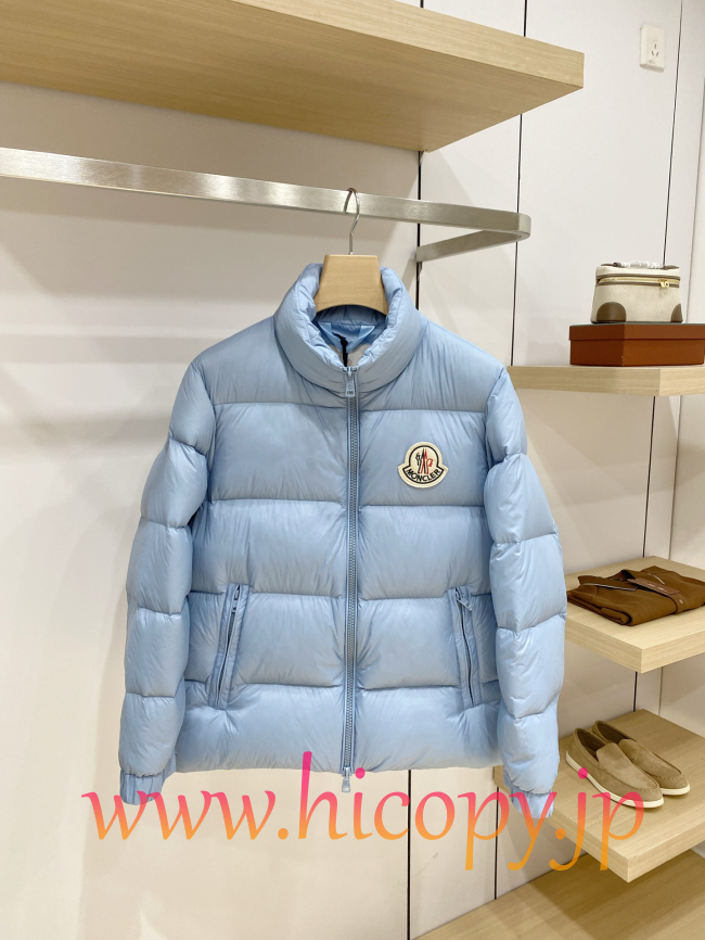 モンクレール Moncler 2026 秋冬新作 Corborant エンボスカラーロゴ フード付きダウンジャケット スカイブルー 男女兼用 hicopymn006