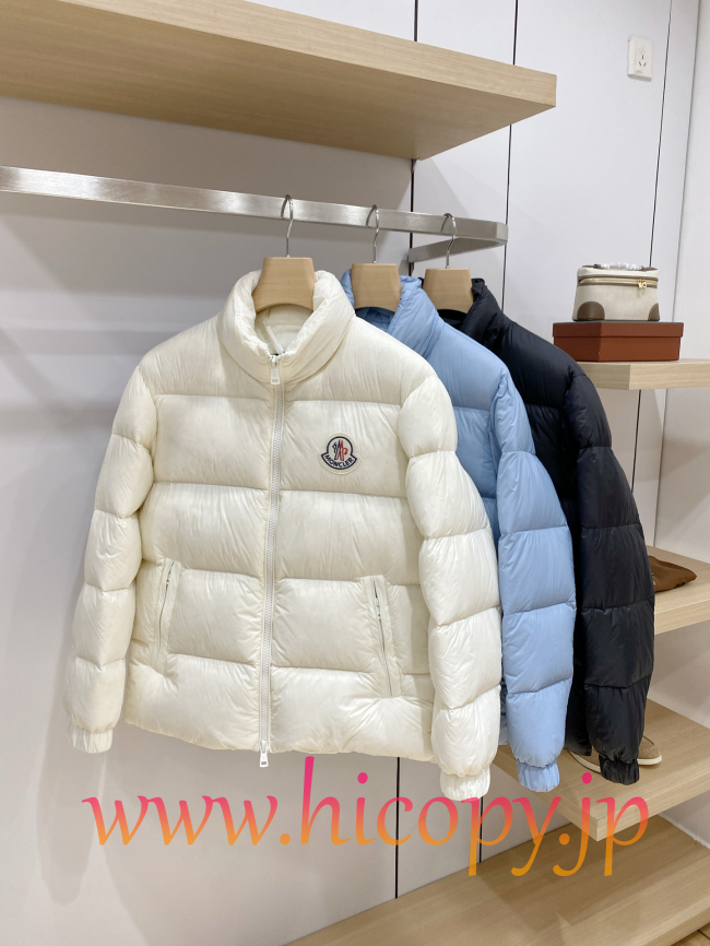モンクレール Moncler 2026 秋冬新作 Corborant エンボスカラーロゴ フード付きダウンジャケット スカイブルー 男女兼用 hicopymn006
