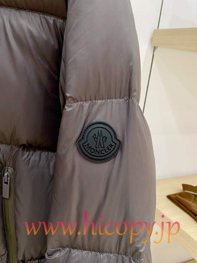 モンクレール Moncler 2026 秋冬新作 Tran ブラックラベルワッペン ハイネックダウンジャケット コーヒーブラウン 男女兼用 hicopymn008