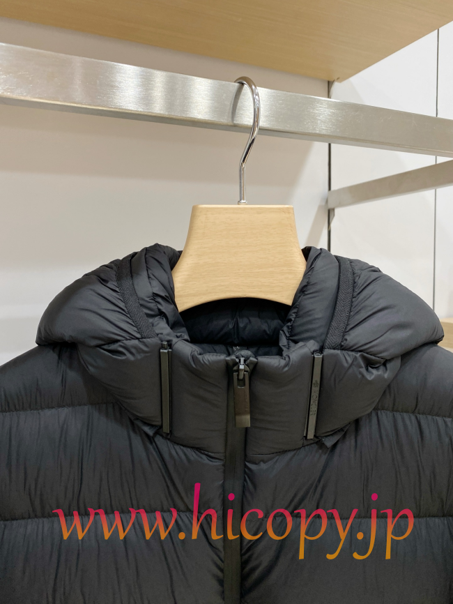 モンクレール Moncler 2026 新作 軽量ダウンジャケット フード付き ブラック 男女兼用 hicopymn009