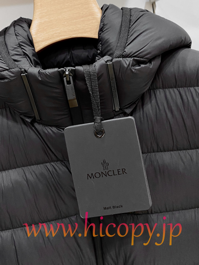 モンクレール Moncler 2026 新作 軽量ダウンジャケット フード付き ブラック 男女兼用 hicopymn009