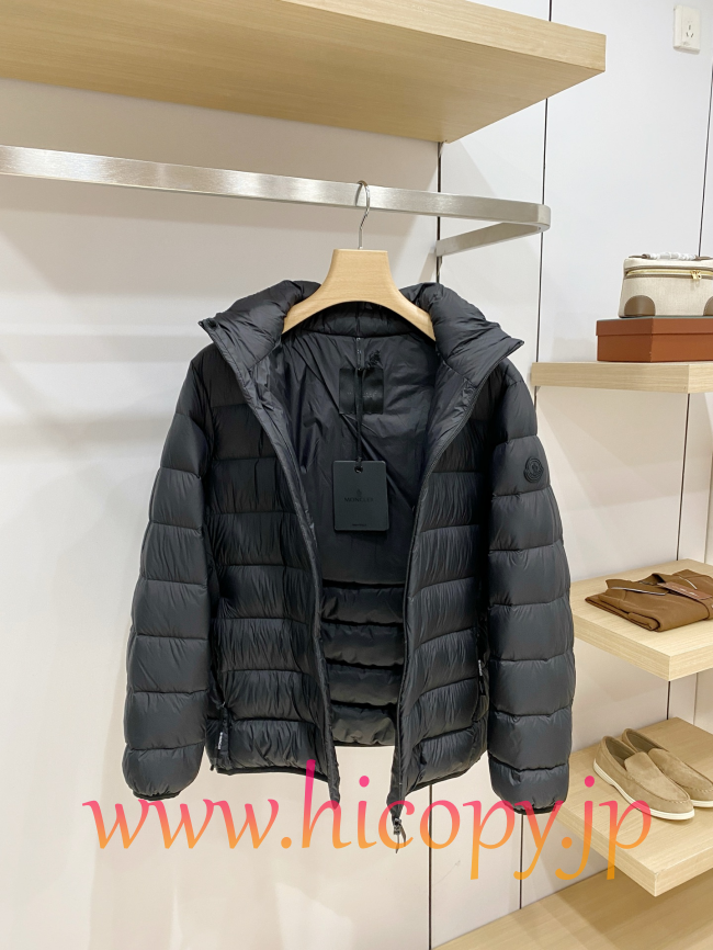 モンクレール Moncler 2026 新作 軽量ダウンジャケット フード付き ブラック 男女兼用 hicopymn009