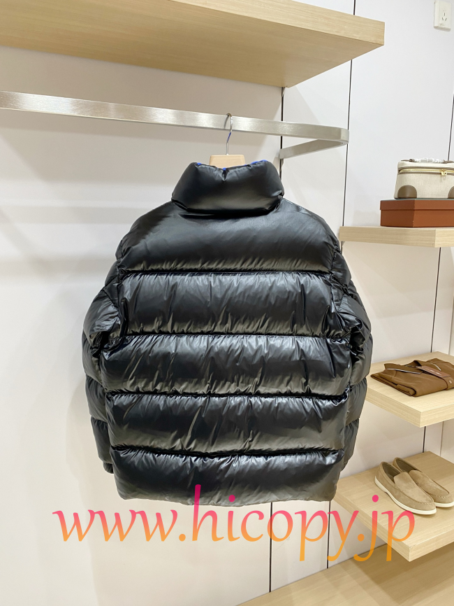 モンクレール Moncler 2026 秋冬新作 Dervox ハイネックダウンジャケット ブルーインナー ブラック 男女兼用