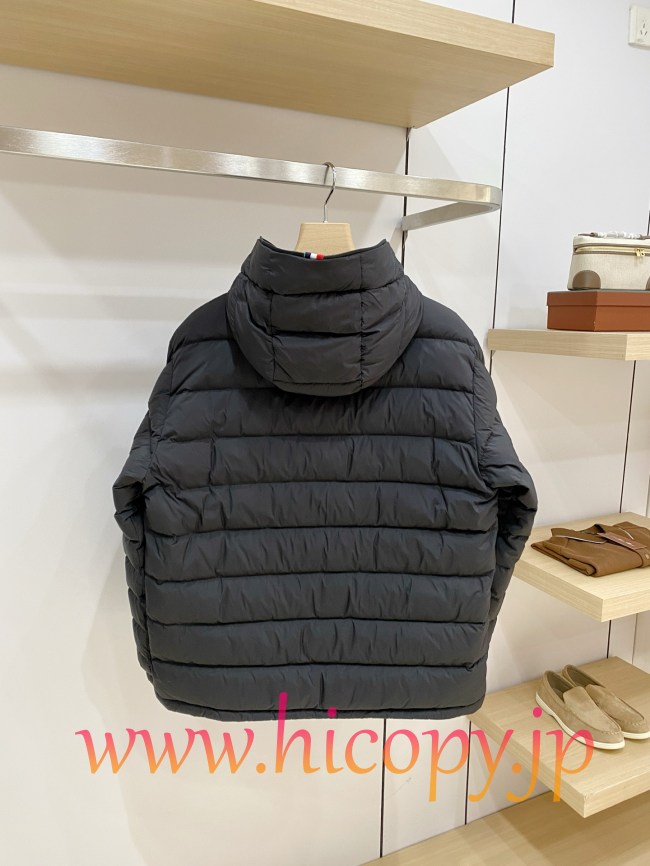 モンクレール Moncler 2026 秋冬新作 Baudinet 薄手マットフード付きダウンジャケット ブラック 男女兼用 hicopymn013
