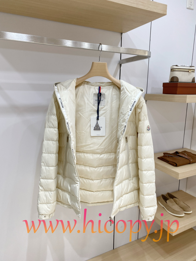 モンクレール Moncler 2026 秋冬新作 Baudinet 薄手マットフード付きダウンジャケット ホワイト 男女兼用 hicopymn014