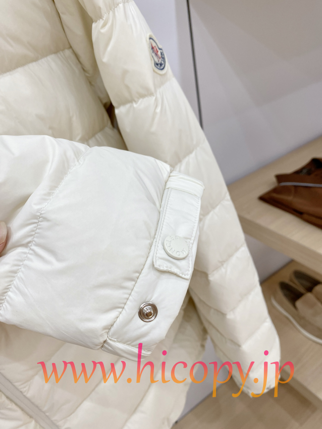 モンクレール Moncler 2026 秋冬新作 Baudinet 薄手マットフード付きダウンジャケット ホワイト 男女兼用 hicopymn014