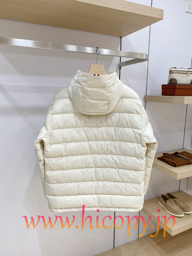 モンクレール Moncler 2026 秋冬新作 Baudinet 薄手マットフード付きダウンジャケット ホワイト 男女兼用 hicopymn014
