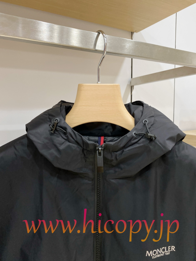 モンクレール Moncler 2026 新作 薄手フード付きダウンジャケット ブラック 男女兼用 hicopymn018