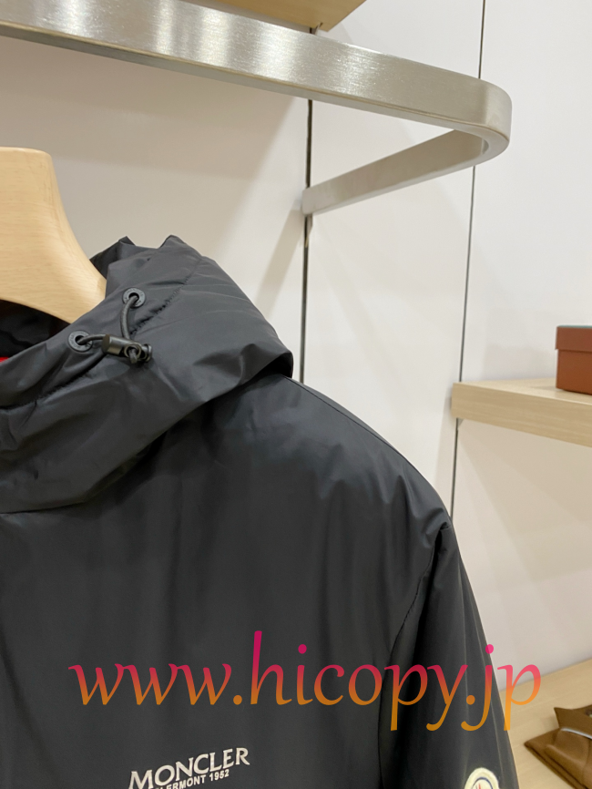 モンクレール Moncler 2026 新作 薄手フード付きダウンジャケット ブラック 男女兼用 hicopymn018