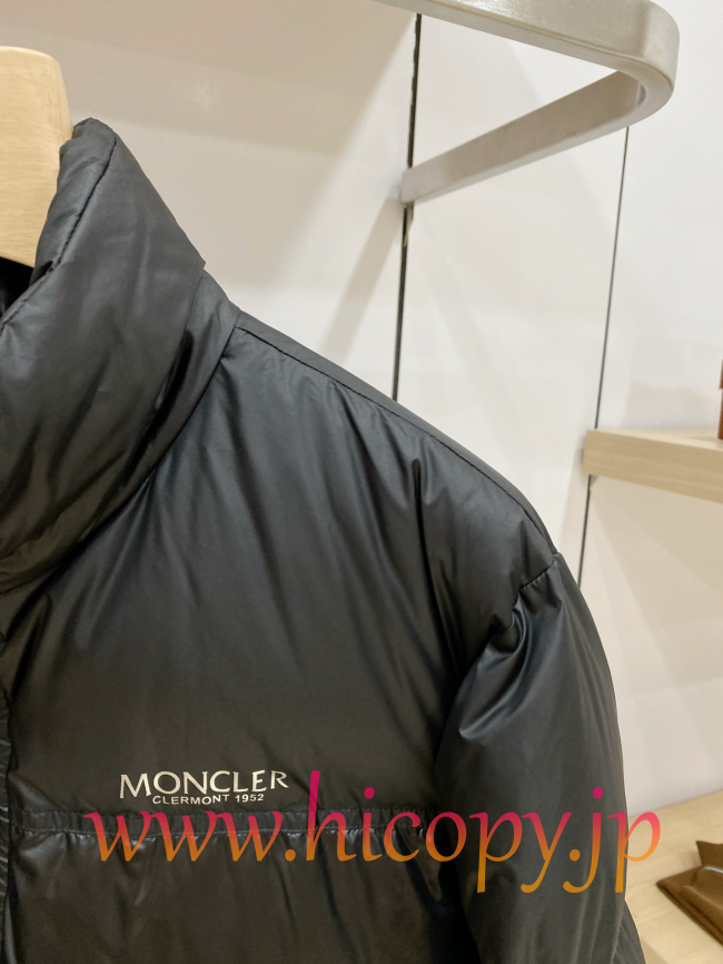 モンクレール Moncler 2026 新作 ハイネックダウンジャケット ブラック 男女兼用 hicopymn019
