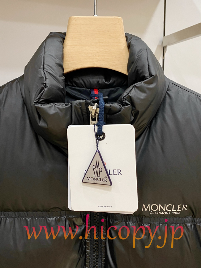 モンクレール Moncler 2026 新作 ハイネックダウンジャケット ブラック 男女兼用 hicopymn019