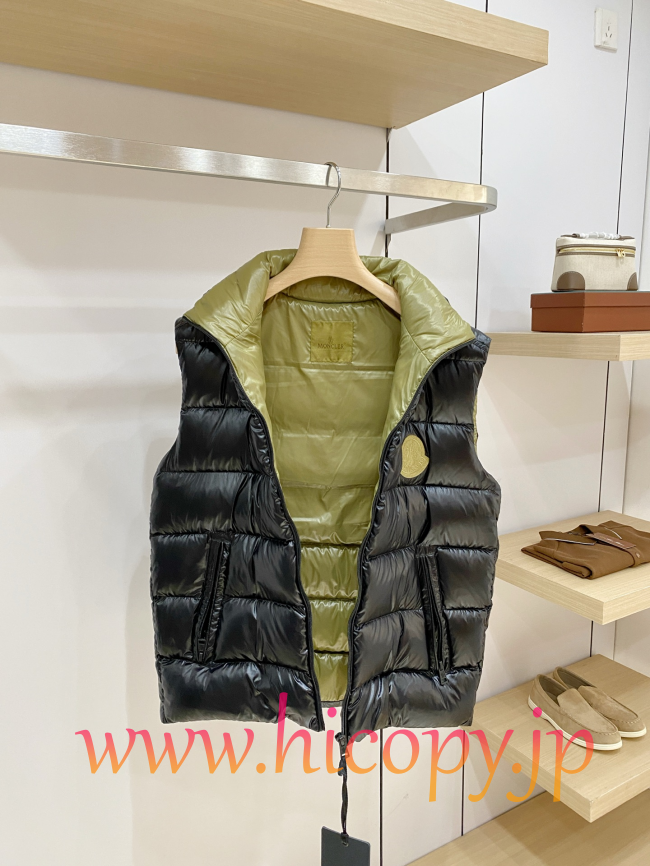 モンクレール Moncler 2026 秋冬 Dervox ハイネックダウンベスト ブラック（内側グリーン）男女兼用 hicopymn021