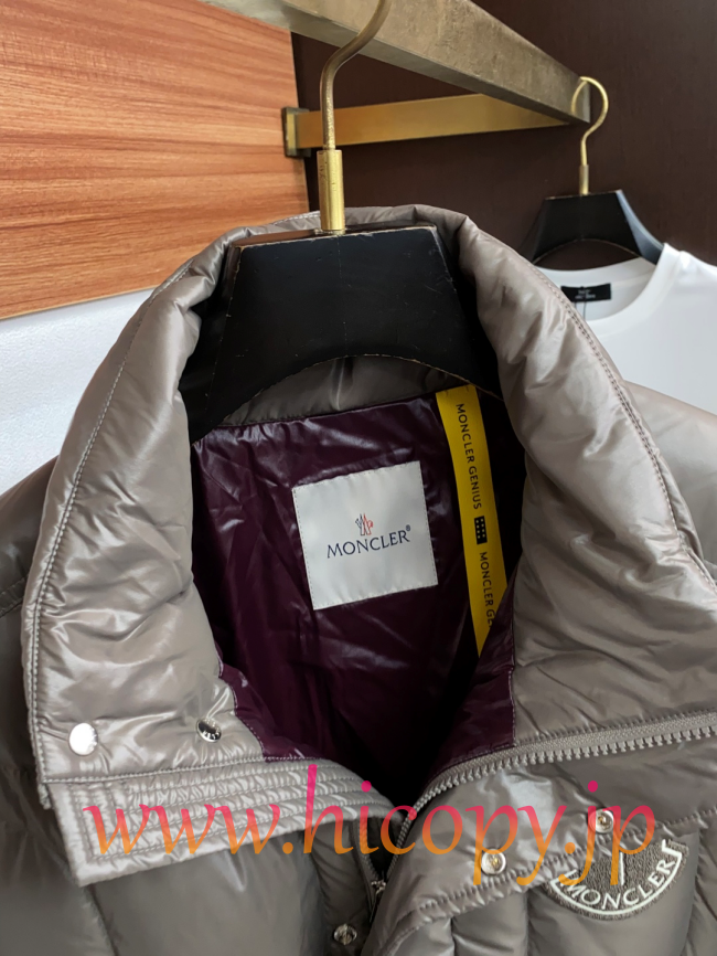 モンクレール Moncler 2026 秋冬新作 ハイネックダウンジャケット カーキ 男女兼用 hicopymn023