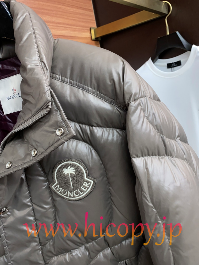 モンクレール Moncler 2026 秋冬新作 ハイネックダウンジャケット カーキ 男女兼用 hicopymn023