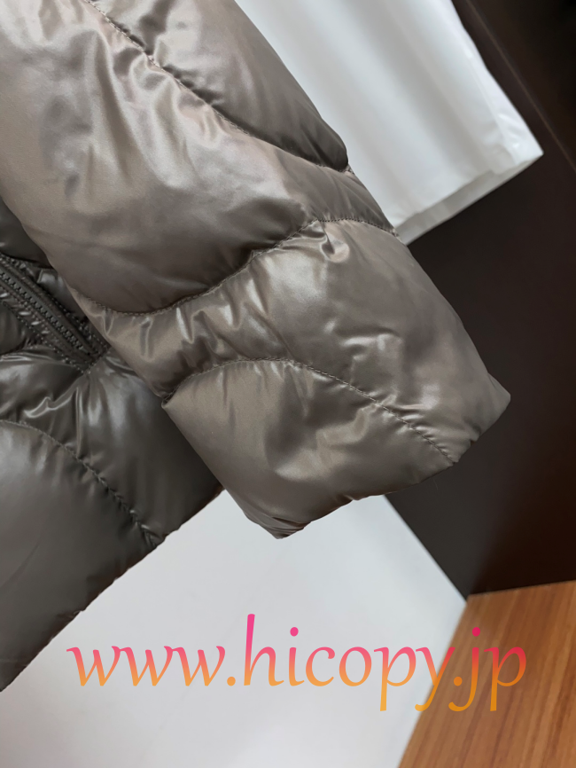モンクレール Moncler 2026 秋冬新作 ハイネックダウンジャケット カーキ 男女兼用 hicopymn023