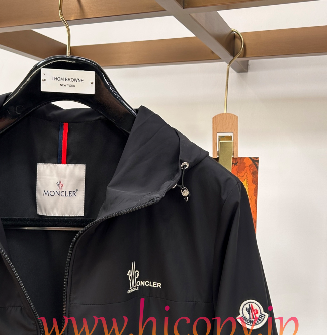 モンクレール Moncler 2026 秋冬新作 フード付きコットンジャケット ブラック hicopymn031