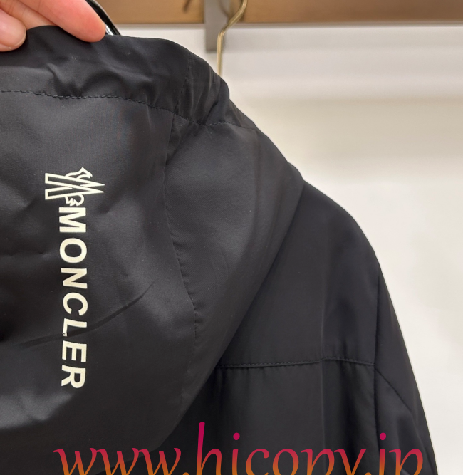 モンクレール Moncler 2026 秋冬新作 フード付きコットンジャケット ブラック hicopymn031