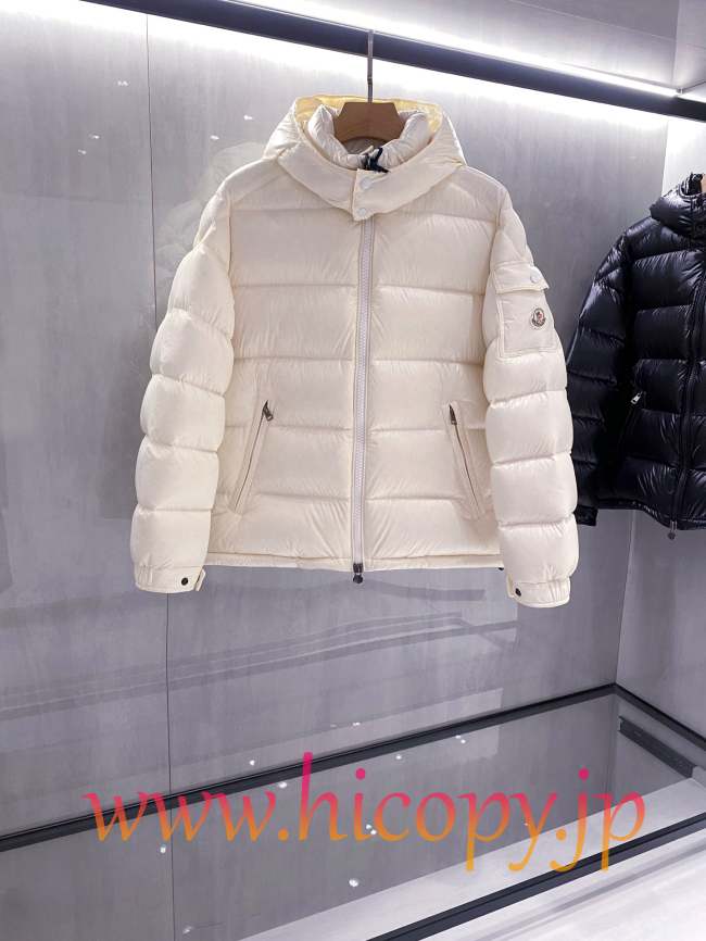 最高クオリティ モンクレール Moncler 2026 秋冬 Maya クラシックフード付きダウンジャケット ユニセックス オフホワイト hicopymn035