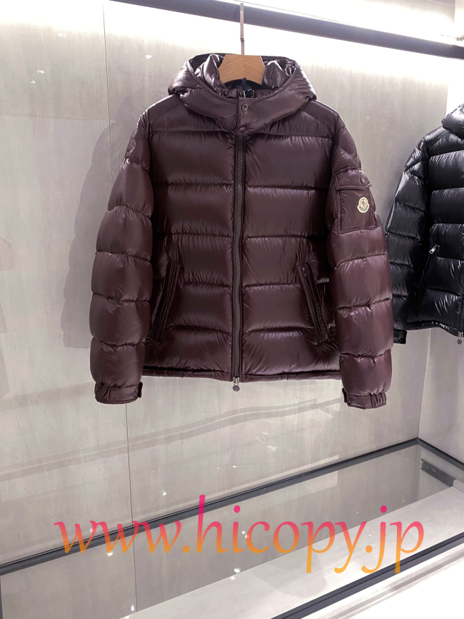 最高クオリティ モンクレール Moncler 2026 秋冬 Maya クラシックフード付きダウンジャケット ユニセックス ワインレッド hicopymn036