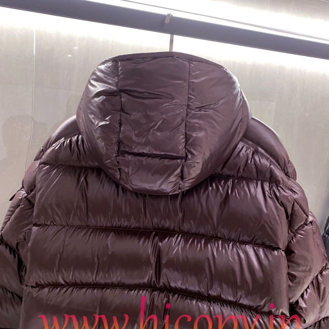 最高クオリティ モンクレール Moncler 2026 秋冬 Maya クラシックフード付きダウンジャケット ユニセックス ワインレッド hicopymn036