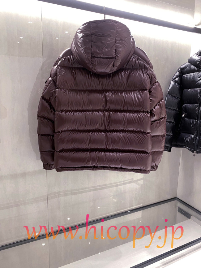 最高クオリティ モンクレール Moncler 2026 秋冬 Maya クラシックフード付きダウンジャケット ユニセックス ワインレッド hicopymn036