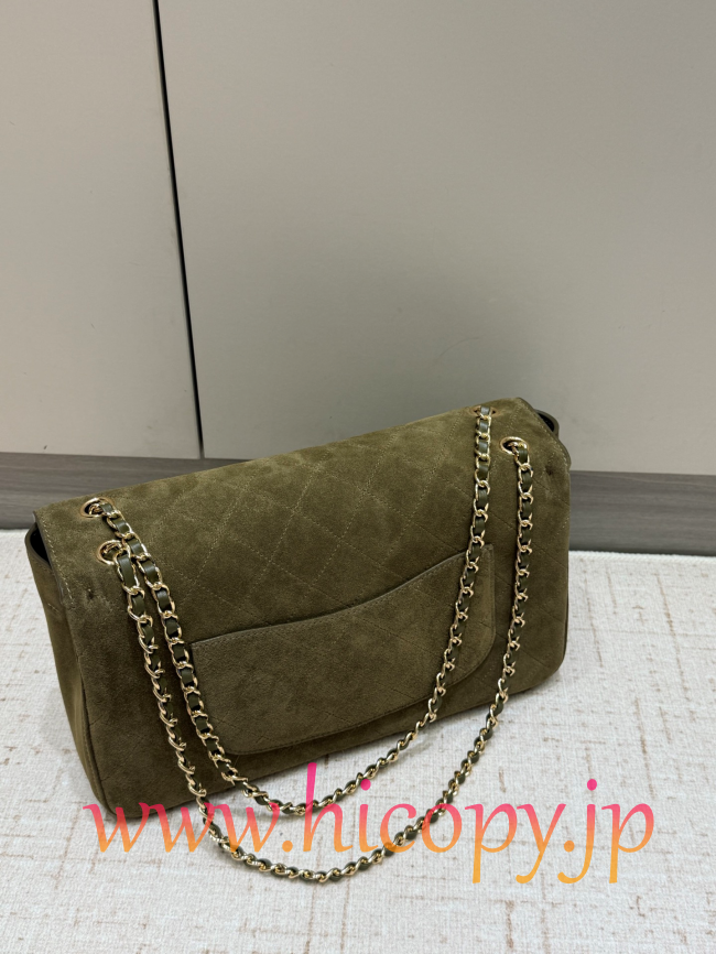 【CHANEL】シャネル 26S クラシックフラップ スモール スエード オリーブグリーン ゴールド金具 (公式型番: AS3211B04900C9011)