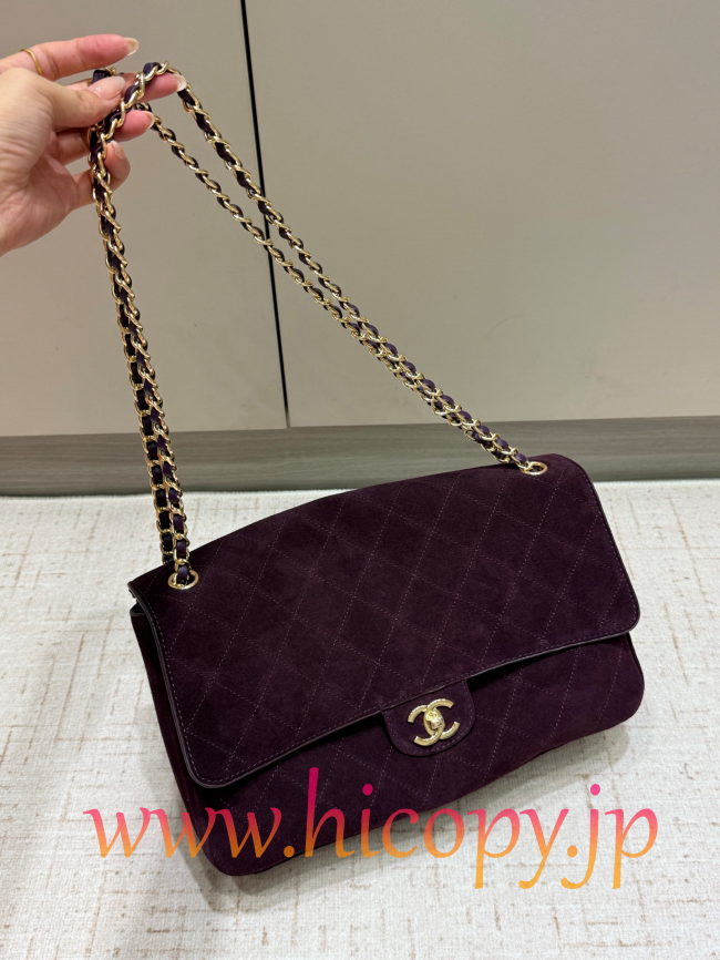 【CHANEL】シャネル 26S クラシックフラップ スモール スエード ディープパープル ゴールド金具 (公式型番: AS3211B04900C9011)