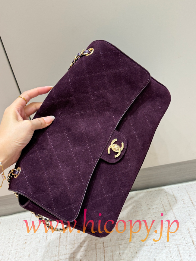 【CHANEL】シャネル 26S クラシックフラップ スモール スエード ディープパープル ゴールド金具 (公式型番: AS3211B04900C9011)