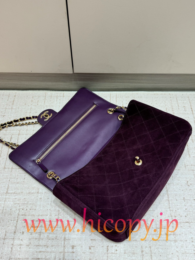 【CHANEL】シャネル 26S クラシックフラップ スモール スエード ディープパープル ゴールド金具 (公式型番: AS3211B04900C9011)
