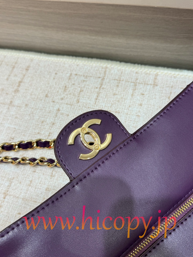 【CHANEL】シャネル 26S クラシックフラップ スモール スエード ディープパープル ゴールド金具 (公式型番: AS3211B04900C9011)