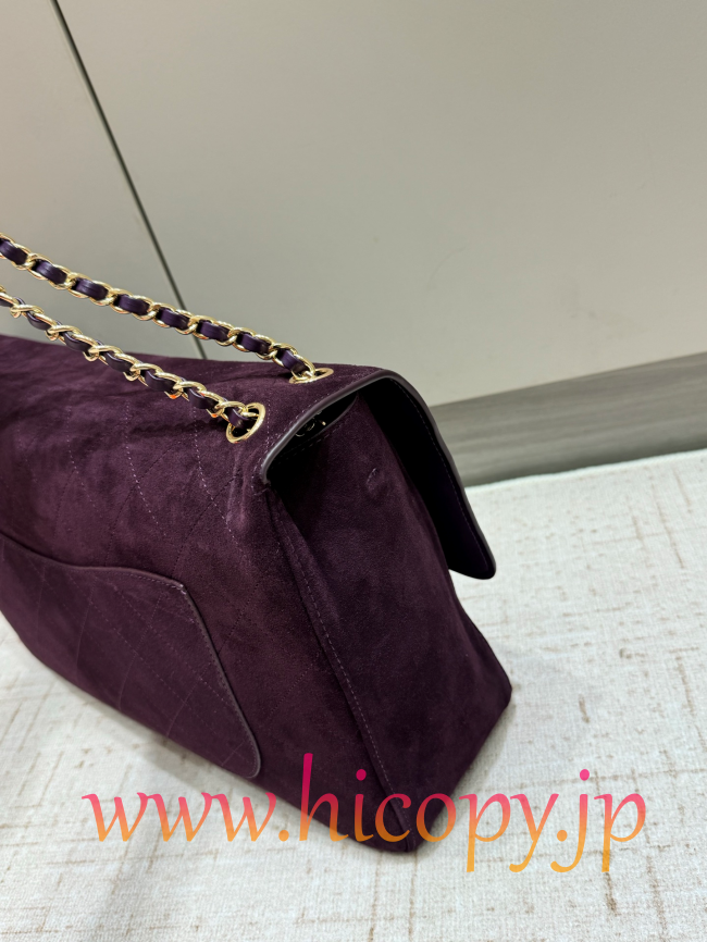 【CHANEL】シャネル 26S クラシックフラップ マキシ スエード ディープパープル ゴールド金具 (公式型番: AS3812B04900C9012)
