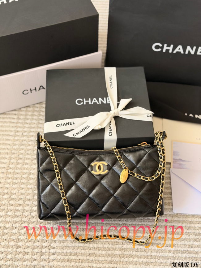 【CHANEL】シャネル 25S ホーボー バゲット バッグ ブラック ラムスキン ゴールド金具 チェーンストラップ (公式型番: AS2414B04900C3947)