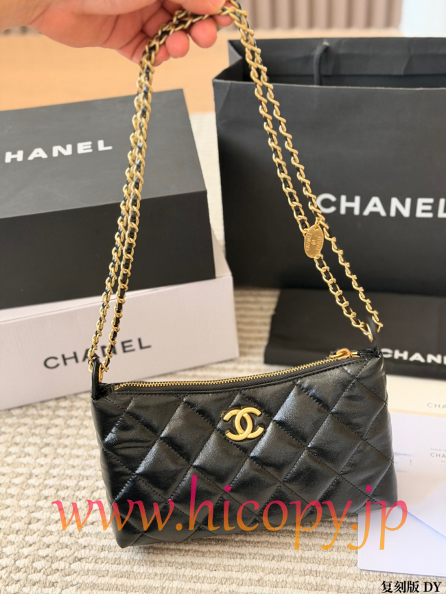 【CHANEL】シャネル 25S ホーボー バゲット バッグ ブラック ラムスキン ゴールド金具 チェーンストラップ (公式型番: AS2414B04900C3947)